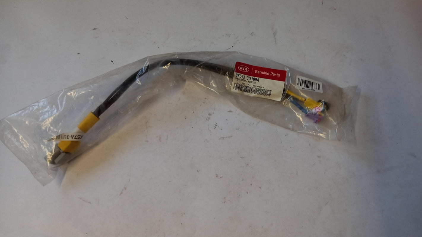 Original OE HYUNDAI/KIA Adapter 0K57A3U100A