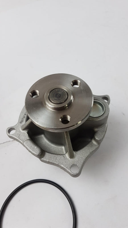 Original FORD Escort Fiesta Focus Mondeo Sierra 1.8 / 2.0i Wasserpumpe 1517732