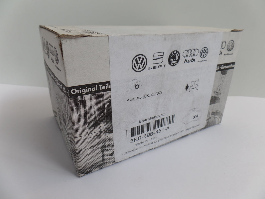 Original OE Volkswagen Bremsbeläge 8K0698451A