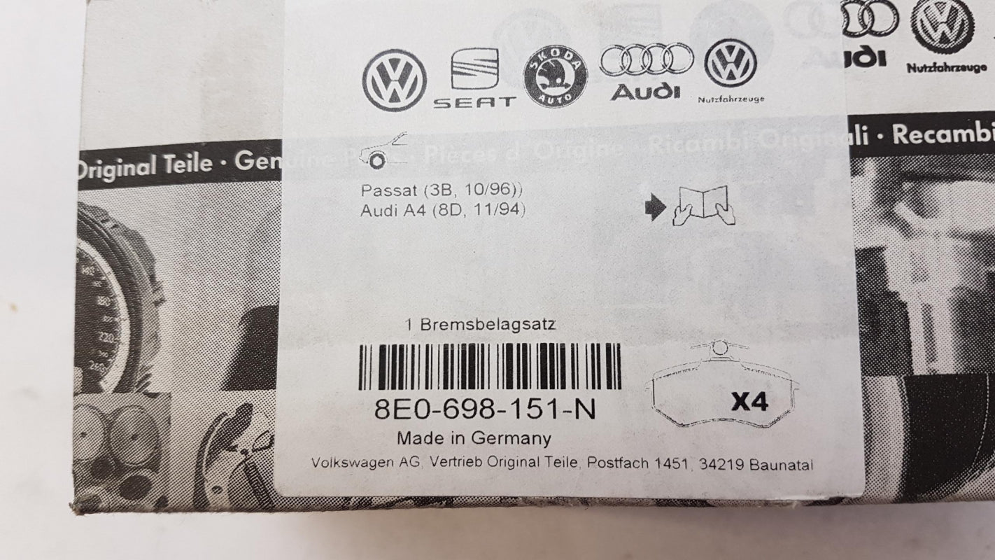Original AUDI A4 VW Passat Bremsbeläge Bremsklötze 280X22mm vorne 8E0698151N