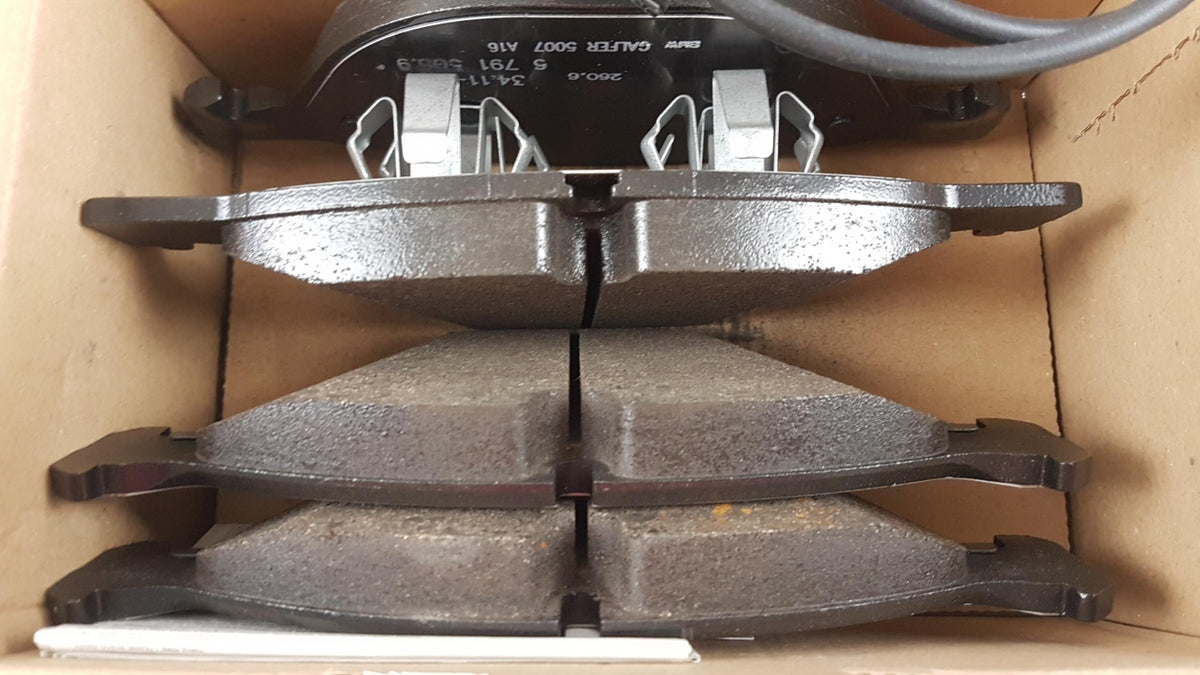 Original BMW X5 E70 X6 E71 Bremsbeläge mit Warnkontakt vorne 34112413048