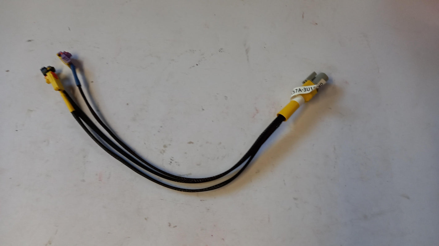 Original OE HYUNDAI/KIA Adapter 0K57A3U100A