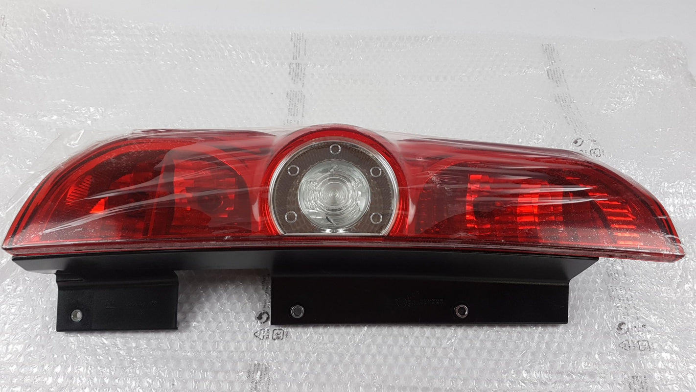 Original OE OPEL Heckleuchte 95513787