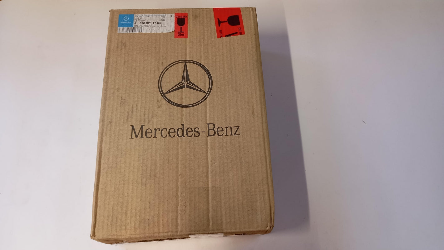 Original MERCEDES-BENZ Vito Viano W638 Heckleuchte Recht A6388201764