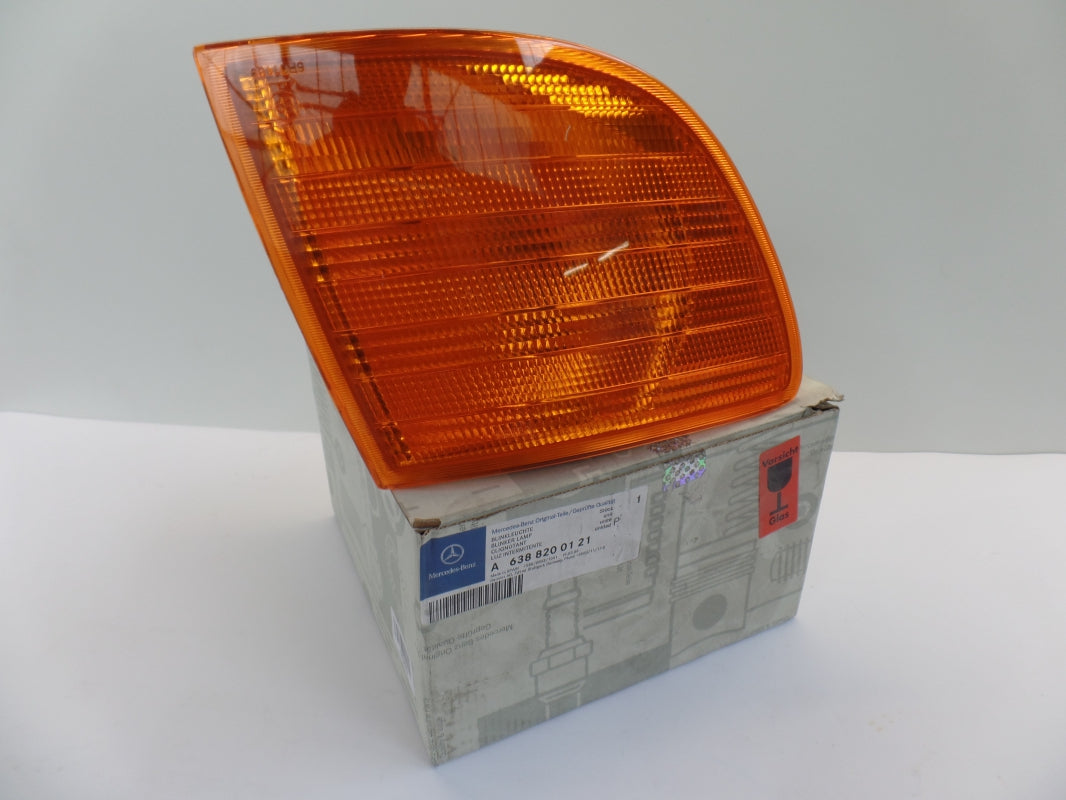 Original MERCEDES-BENZ W638 Vito indicator light yellow front right A6388200121 
