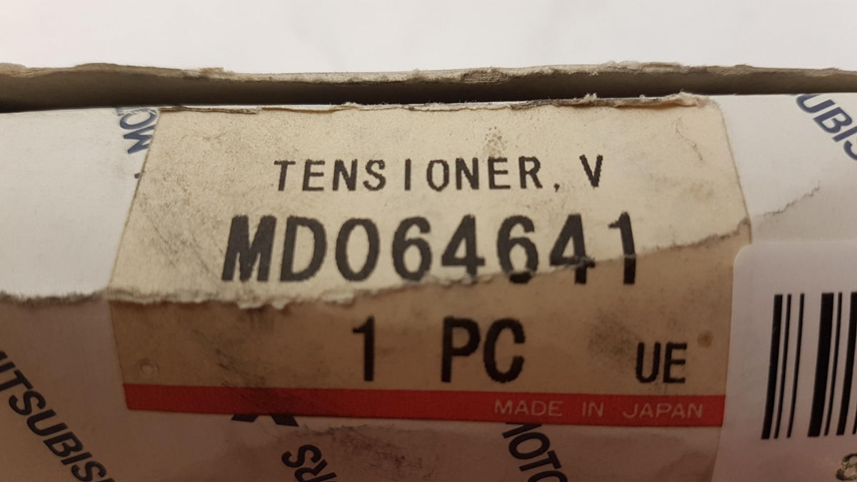 Original OE MITSUBISHI Riemenspanner MD064641