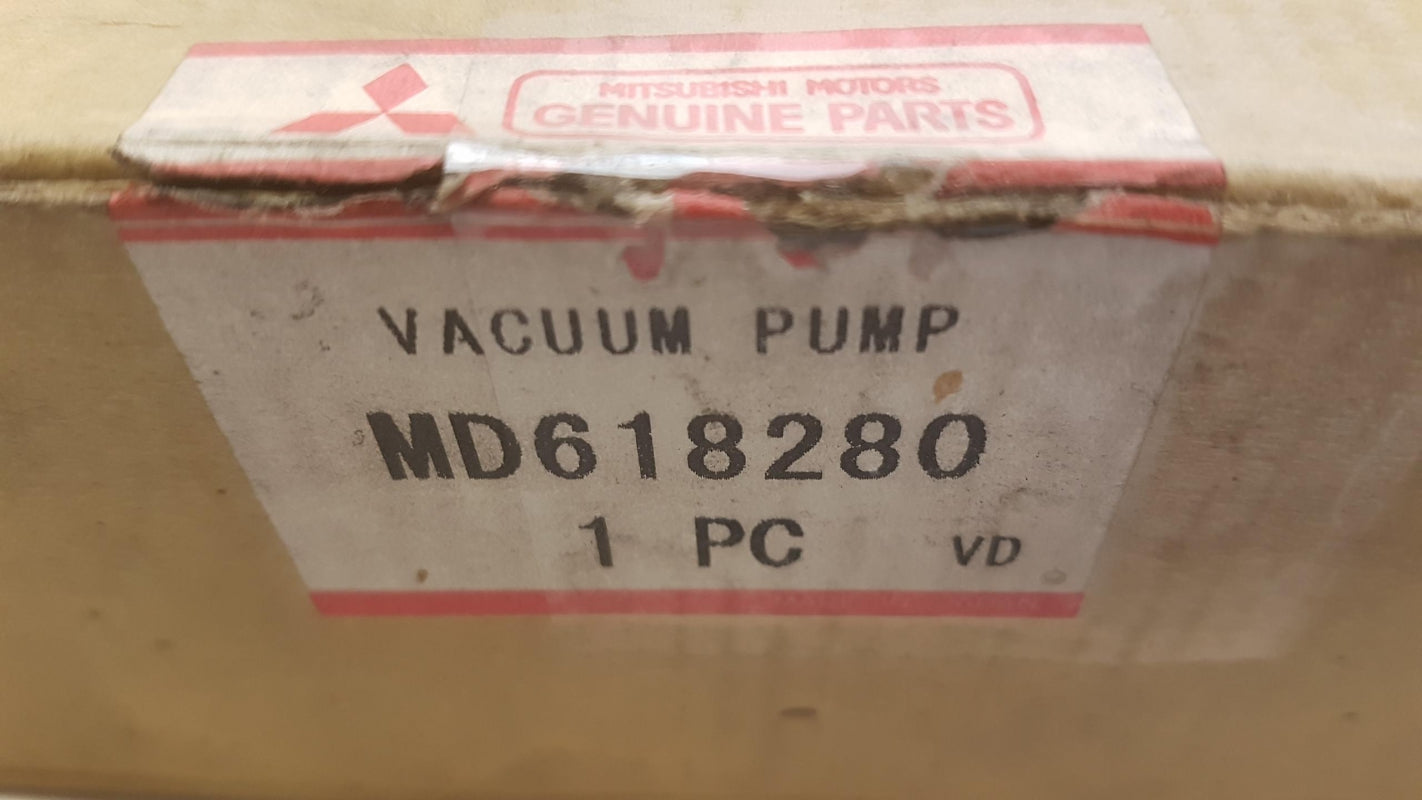 Original OE MITSUBISHI Vakuumpumpe MD618280