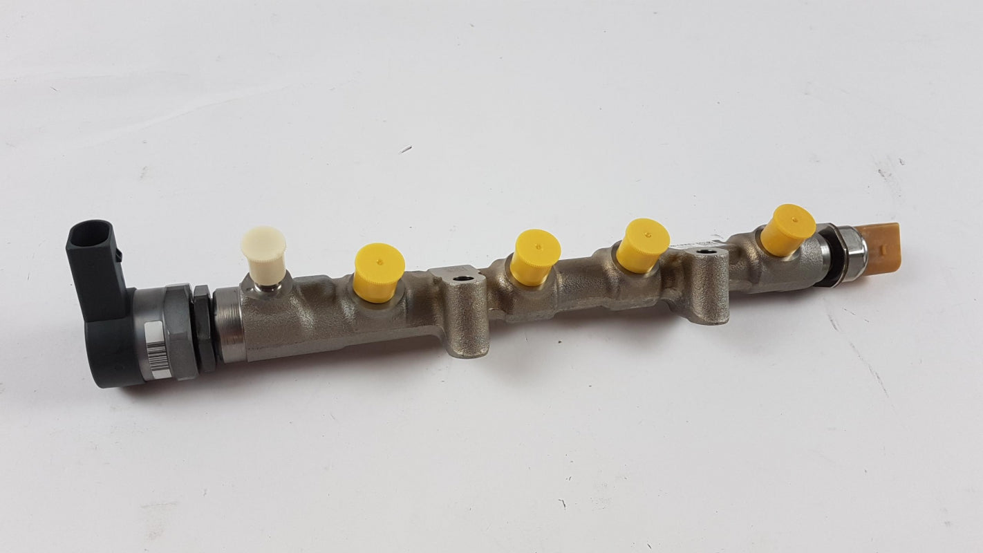 Original VW Polo V (6R) SKODA Fabia II Kraftstoffverteiler 1.2 TDi 03P130089