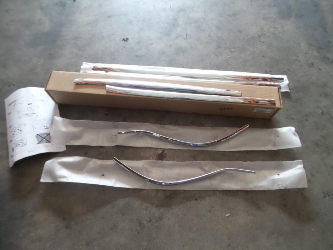 Original NISSAN Juke F15 trim strip door and bumper chrome front KE6001K006 