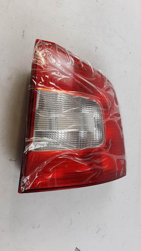 Original SKODA Octavia Combi '09-13 Heckleuchte Schlussleuchte rechts 1Z9945112A
