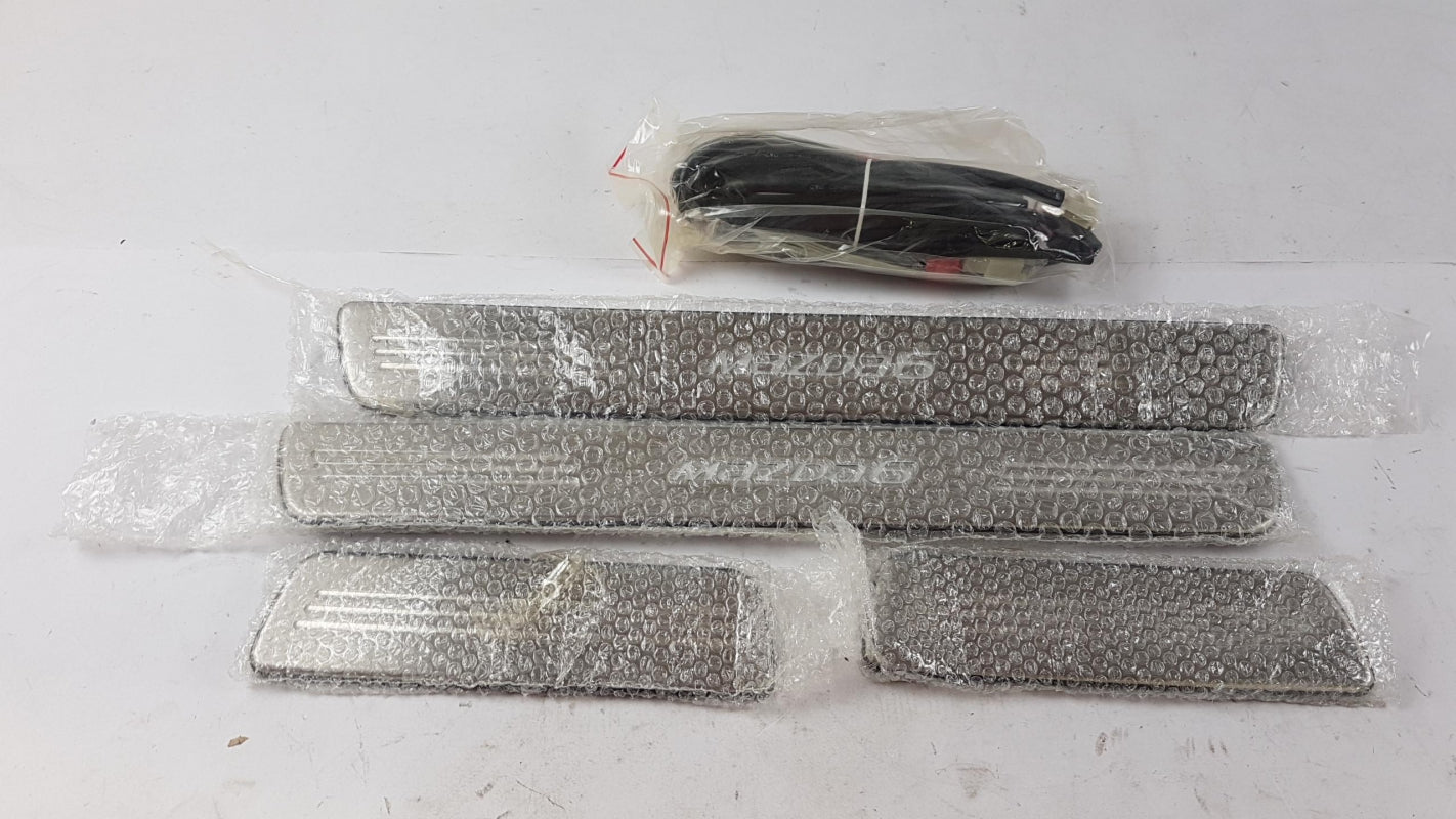 Original OE MAZDA Einstiegsleisten Satz GHP9V1370