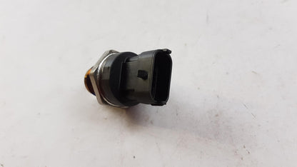 Original HYUNDAI H-1 KIA Sorento Kraftstoffdrucksensor 314014A010
