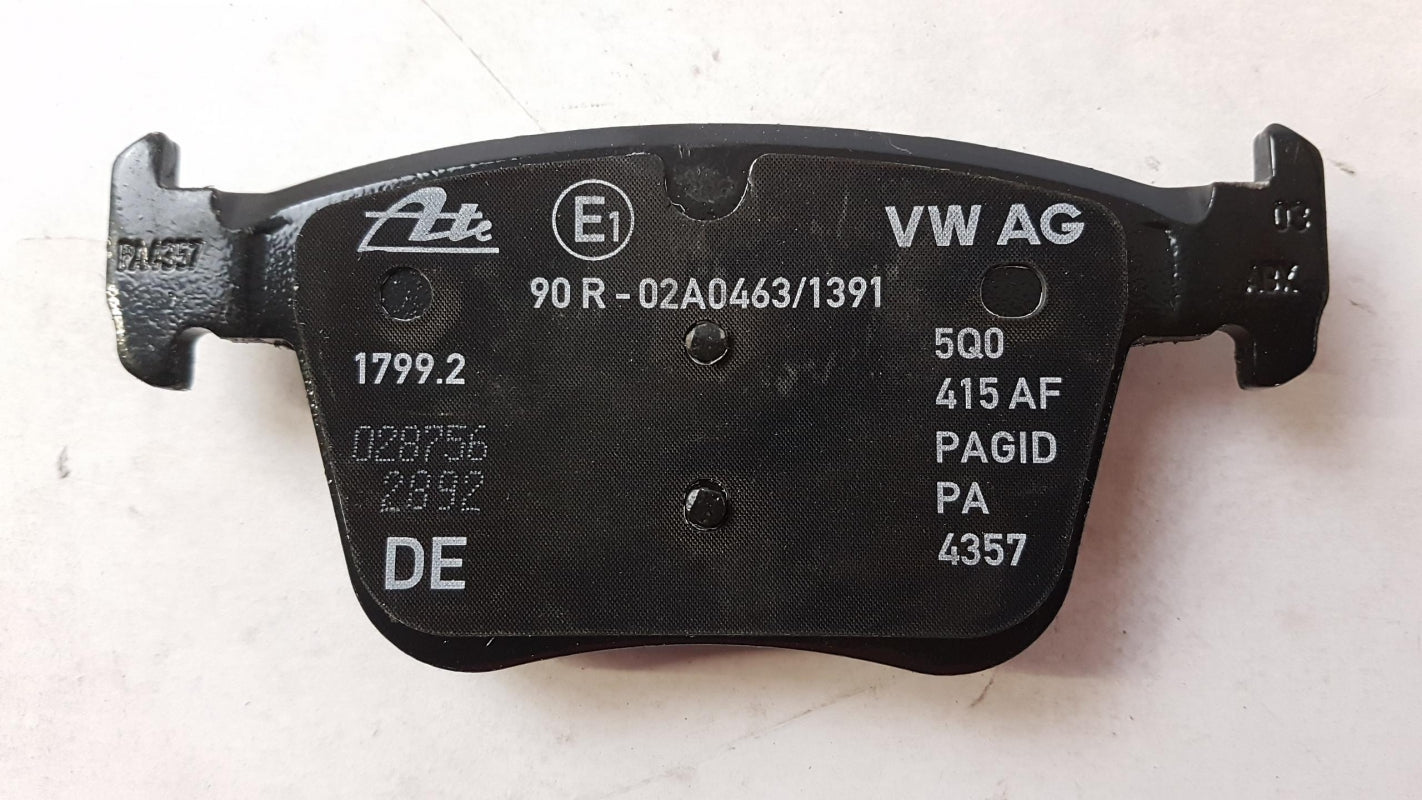 Original OE Volkswagen Bremsbeläge 5Q0698451Q