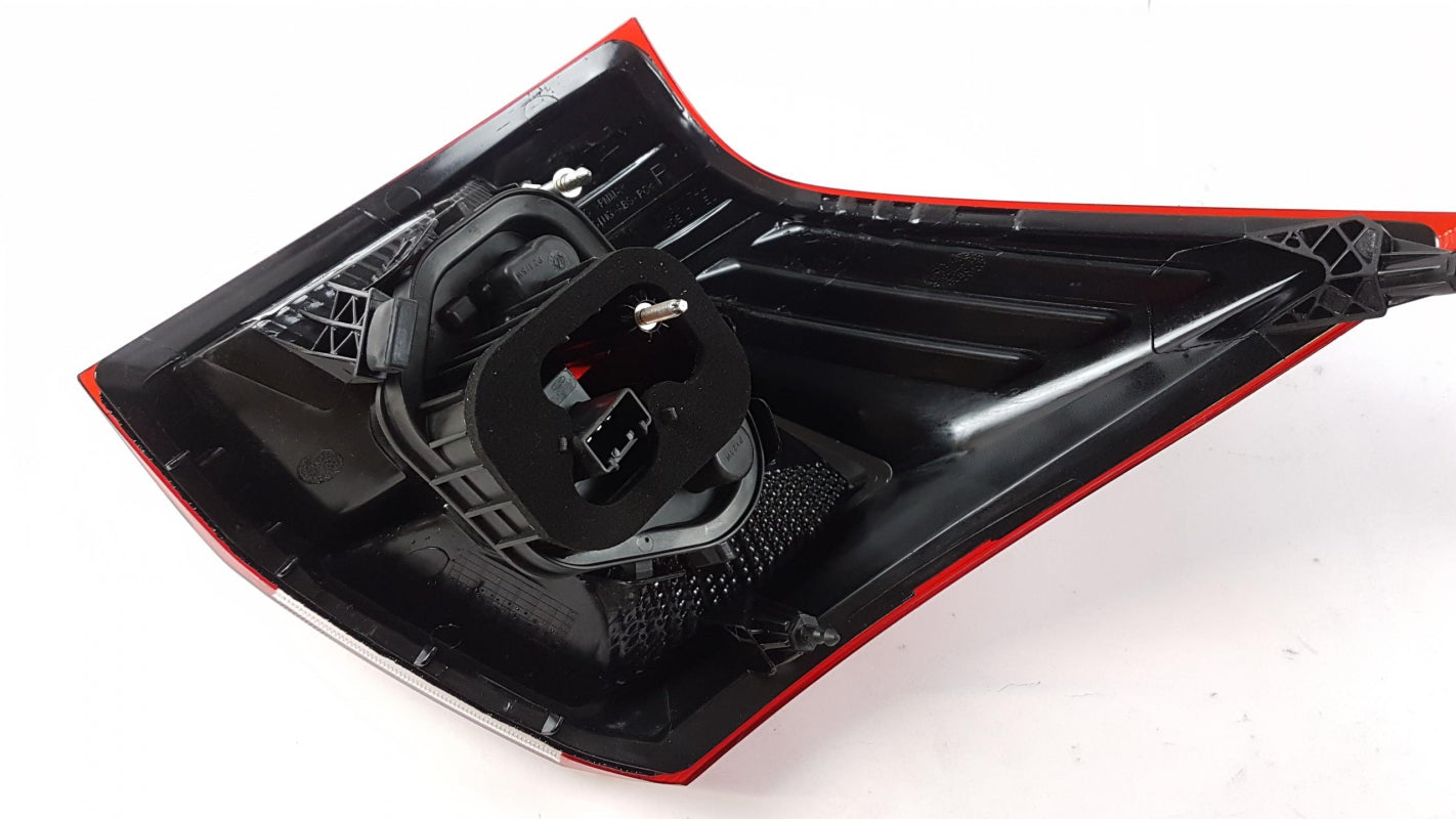 Original FORD Focus C-Max 2011-2015 Heckleuchte Hinten Rechts 2035591