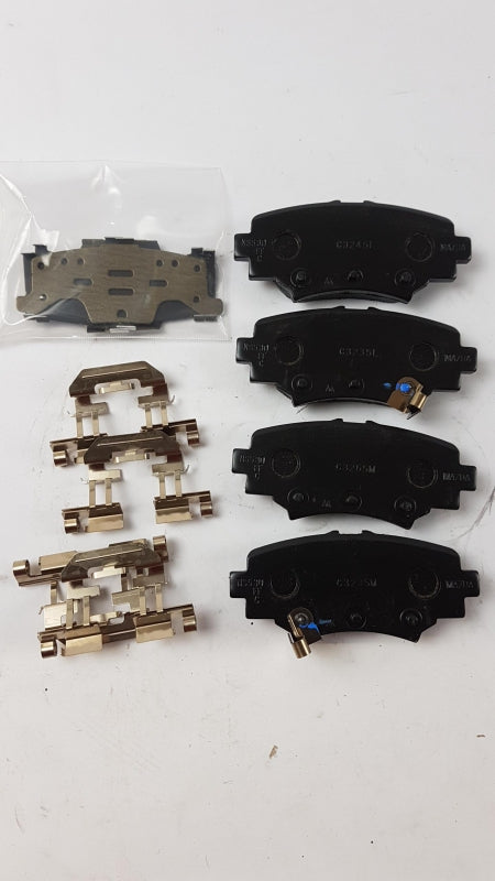 Original OE MAZDA Bremsbeläge B4Y02643ZB