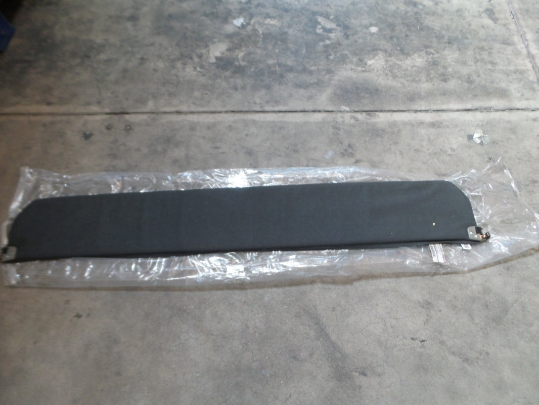 Original NISSAN Patrol Laderaumabdeckung Hutablage 84982VB100