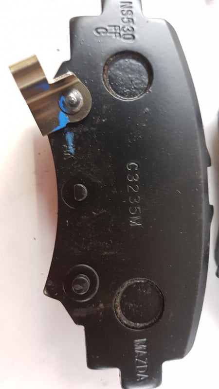 Original OE MAZDA Bremsbeläge B4Y02643ZB