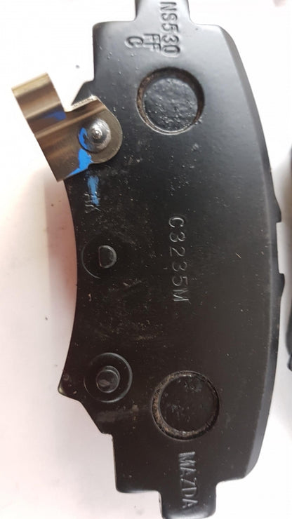 Original OE MAZDA Bremsbeläge B4Y02643ZB