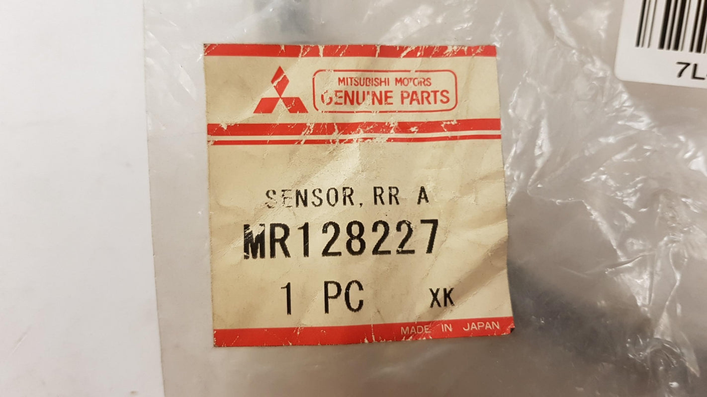 Original OE MITSUBISHI Raddrehzahl Sensor MR128227