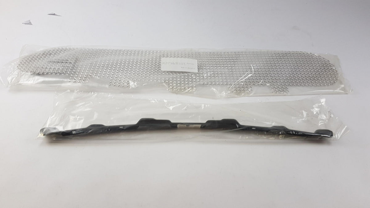 Original OE MITSUBISHI Stoßfänger Lüftungsgitter MZ313561