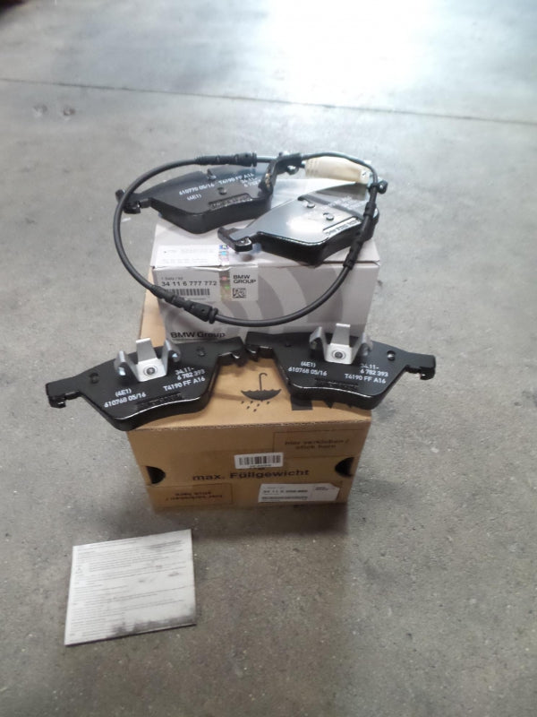 Original BMW 1er (E81 E82 E87 E88) 3er (E90-E93) Bremsbeläge vorne 34112288856