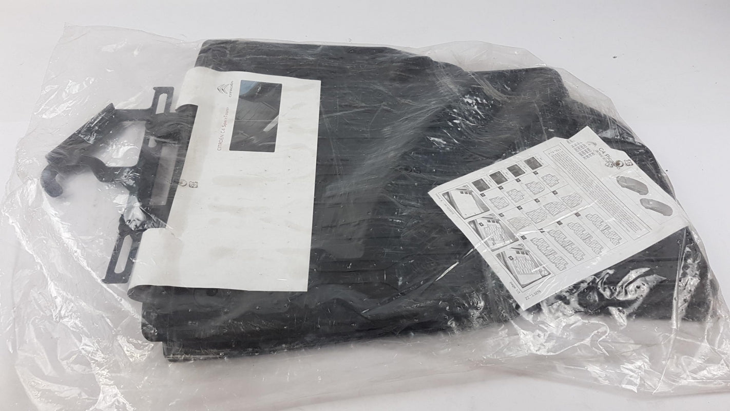 Original OE Peugeot Fußmattensatz 1637821680