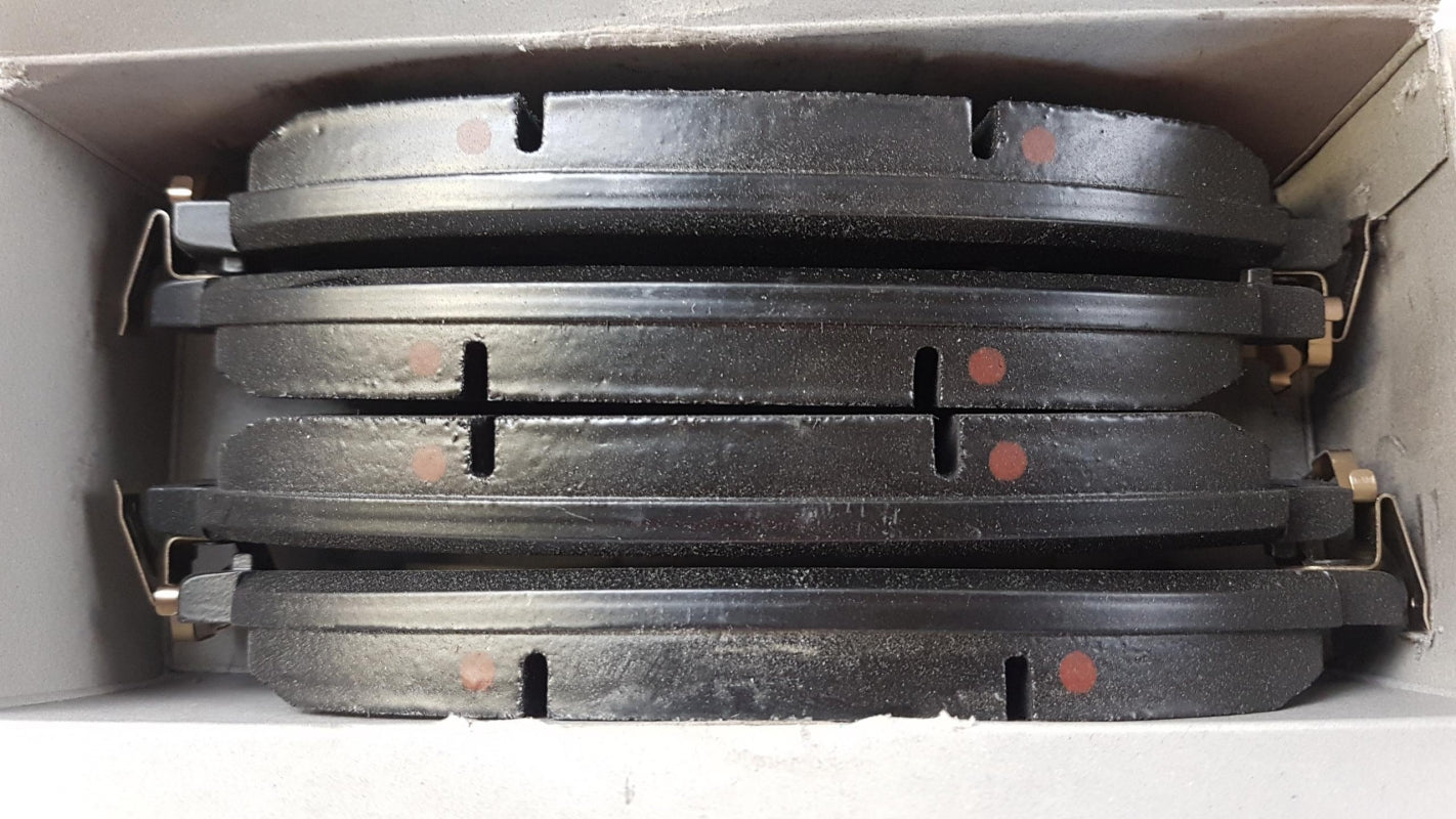 Original NISSAN Navara NP300 RENAULT Alaskan Bremsbeläge vorne D1MFM4KJ1J