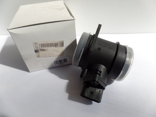 Original AUDI A3 A4 VW Polo Sharan SKODA Fabia SEAT Luftmassenmesser 038906461C