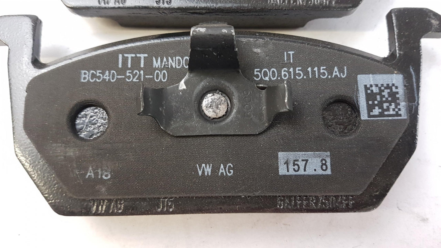 Original SEAT Leon III (5F) Bremsbeläge mit Warnkontakt Vorne 5Q0698151H