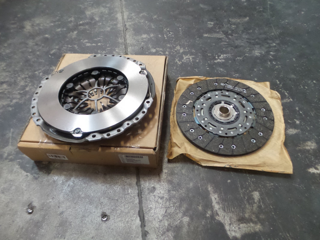 Original AUDI A3 Q3 VW Golf Passat SKODA Octavia Kupplungssatz 240mm 03L141018