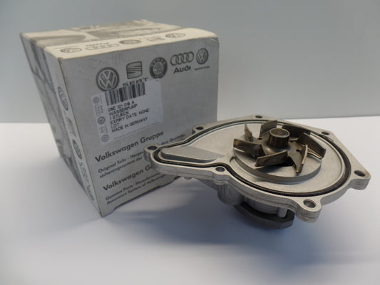 Original AUDI A4 A5 A6 A8 Q5 Q7 VW Phaeton Touareg 3.0TDI Wasserpumpe 06E121018A