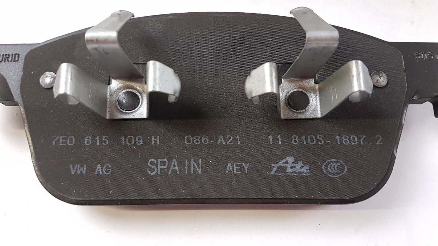 Original VW Transporter T5 T6 Bremsbeläge Bremsklötze vorne 7E0698151D