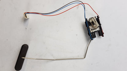 Original OE Volkswagen Kraftstoffvorrat Sensor 8K0919673