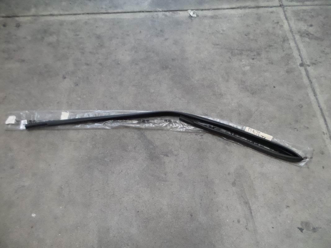 Original VW Caddy Polo SEAT Cordoba Ibiza Fensterführung vorne links 6K4837431