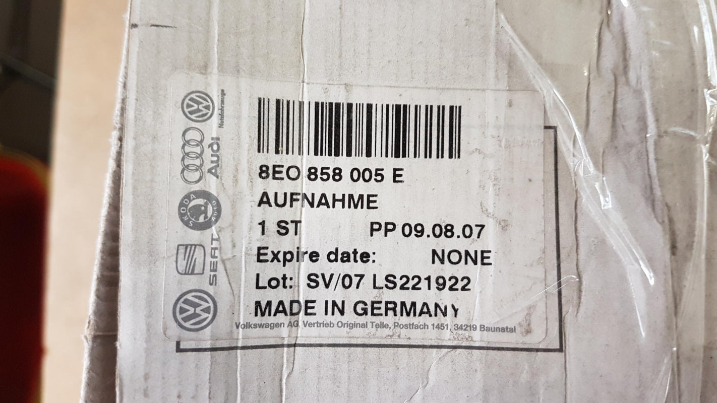 Original AUDI A4 RS4 (B6 B7) MIttelkonsole Aufnahme 8E0858005E