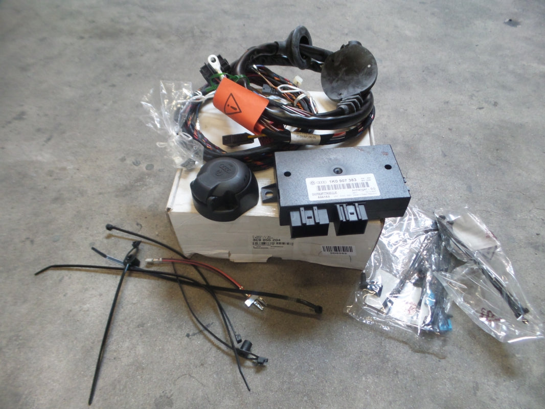 Original VW Passat Elektrosatz für Anhängerkupplung Einbausatz 13polig 3C9055204
