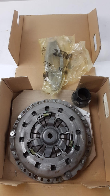 Original LUK für BMW 1er (E81) 3er (E93) Kupplungssatz 623323800