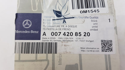 Original MERCEDES-BENZ C-klass W204 E-klass C207 Bremsbeläge hinten A0074208520