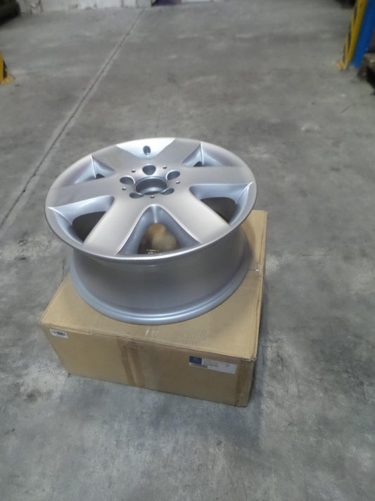 Original MERCEDES-BENZ C639 Alu Felge 7JX17 ET56 silber-diamant B66560339