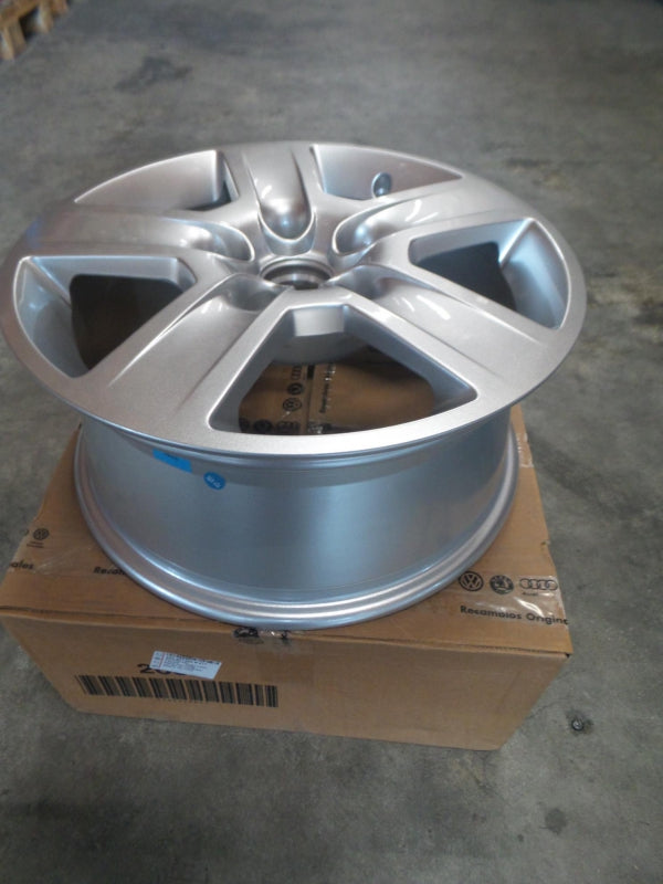 Original AUDI A4 S4 Aluminium Felge 7JX16H2 ET42 avus-silber 8E0601025BZ17