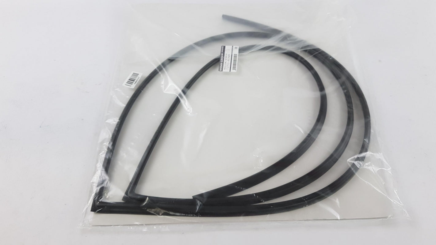 Original OE NISSAN Windscheibe Dichtung 727524EA0A