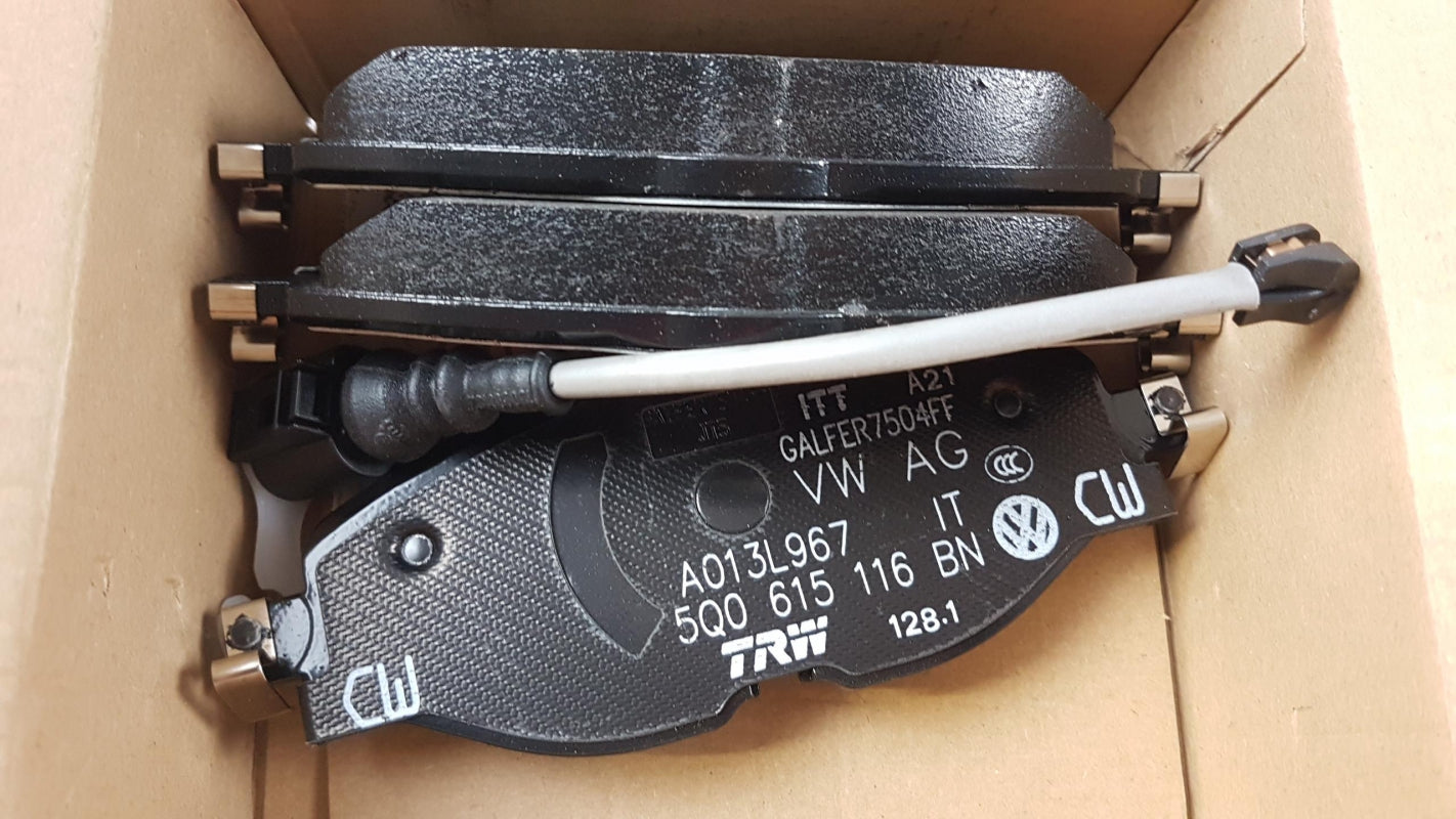 Original AUDI A3 Q2 VW Golf 6 Passat Touran Bremsbeläge Vorne 5Q0698151AH