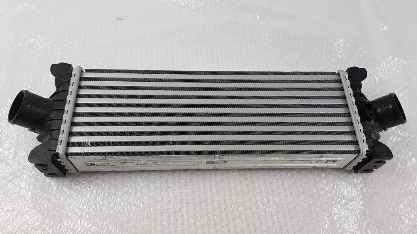Original OE FORD Ladeluftkühler 1881207