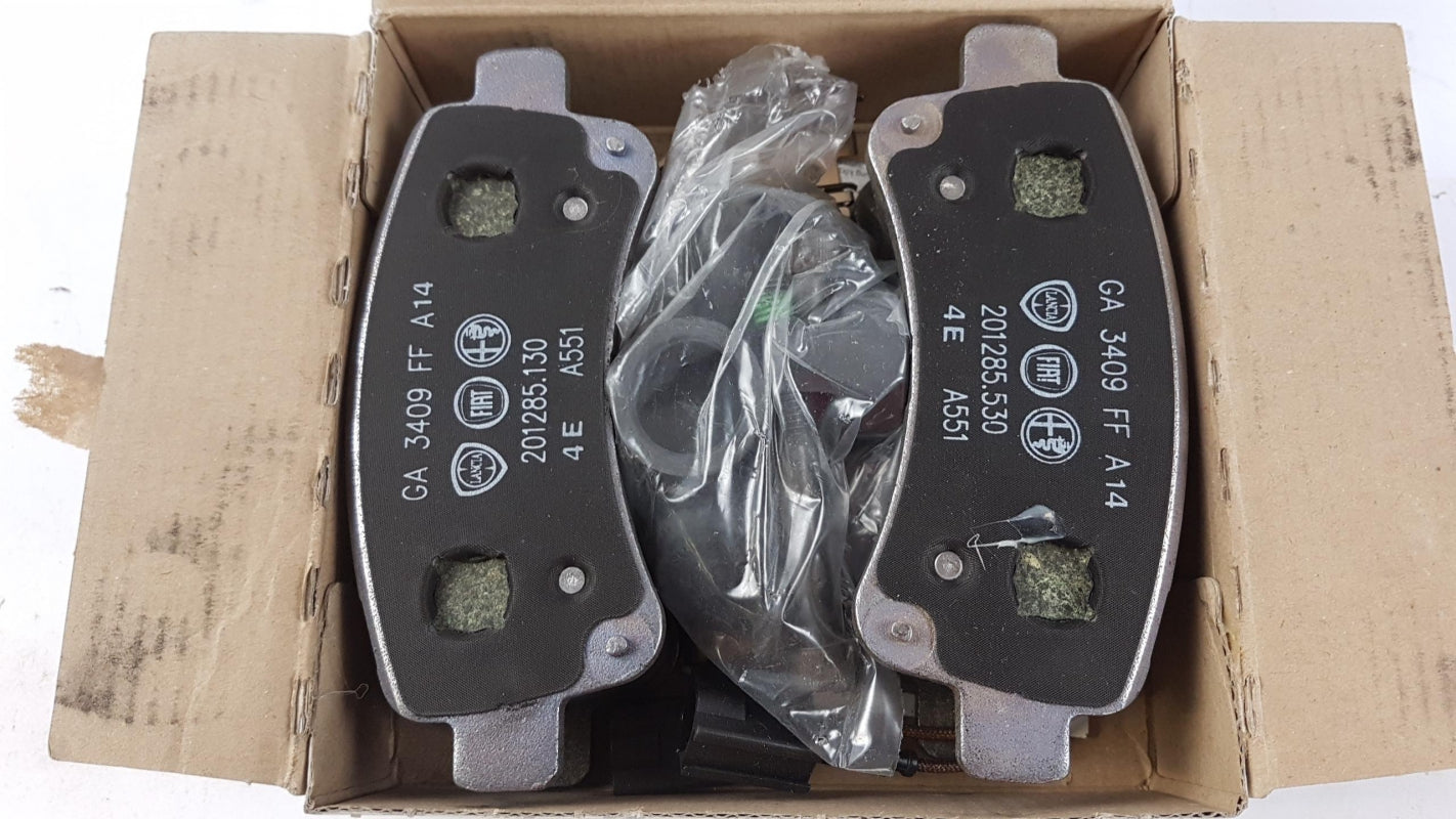 Original OE FIAT Bremsbeläge 77367094