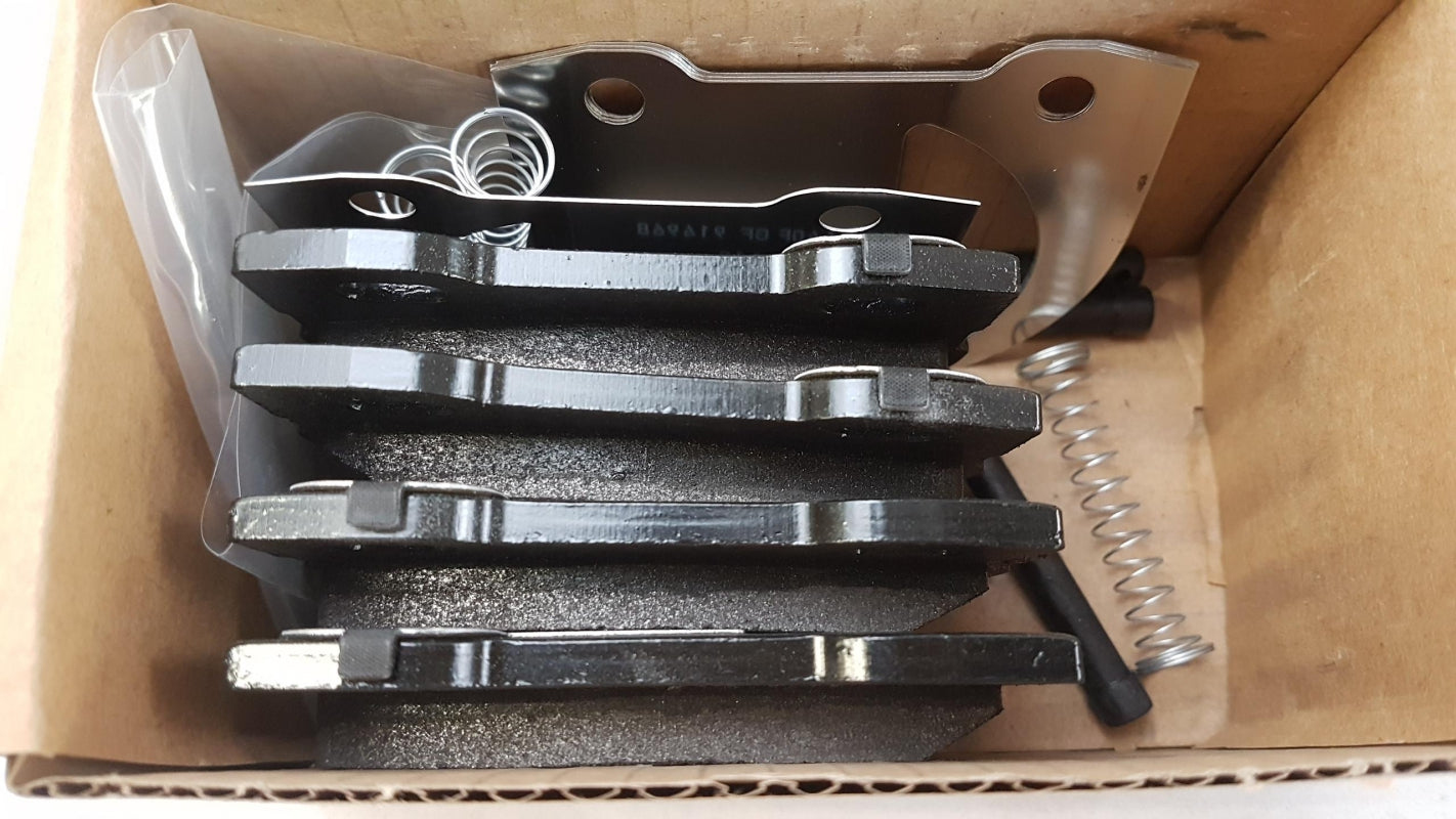 Original LAND ROVER Defender '87-'06 Bremsbeläge Bremsklötze hinten SFP000280