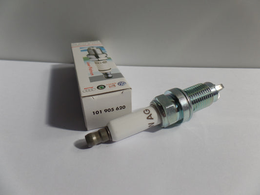 Original AUDI A3 A4 VW Jetta Touran SKODA Octavia Zündkerze LongLife 101905620
