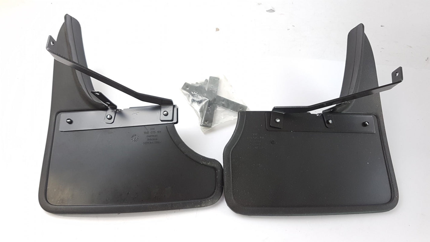 Original VW Transporter T5 '03-'10 Schmutzfängersatz hinten 7H0075101