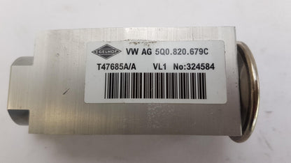 Original OE Volkswagen Ventil 5Q0820679C