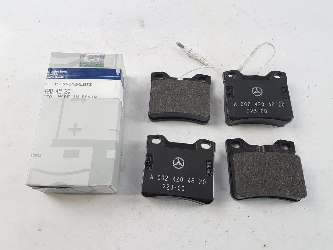 Original MERCEDES-BENZ Vito W638 V-klasse W638 Bremsbeläge hinten A0024204820