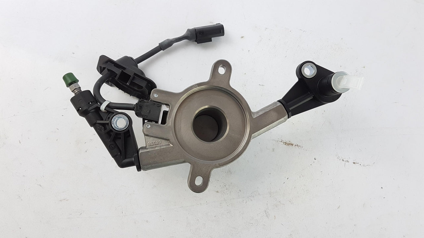 Original MERCEDES-BENZ ML SLK E CLK CLC Vito Kupplung Nehmerzylinder A0002542808